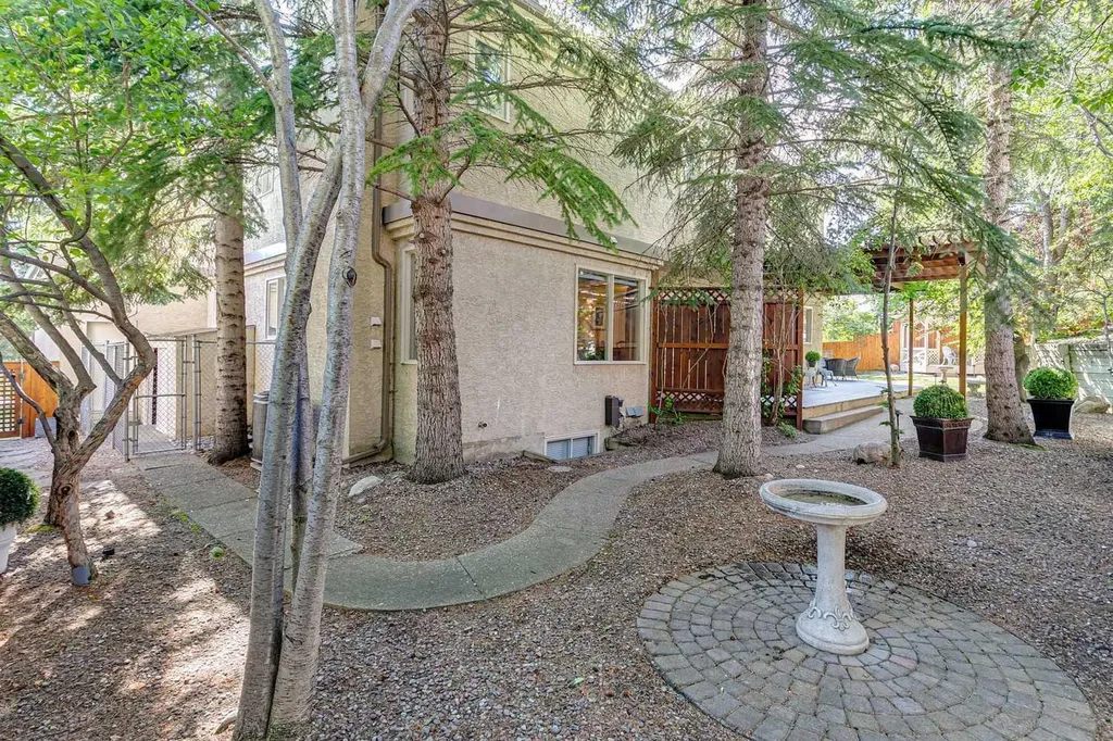 48 Patterson Mews SW Calgary AB T3H 2C6