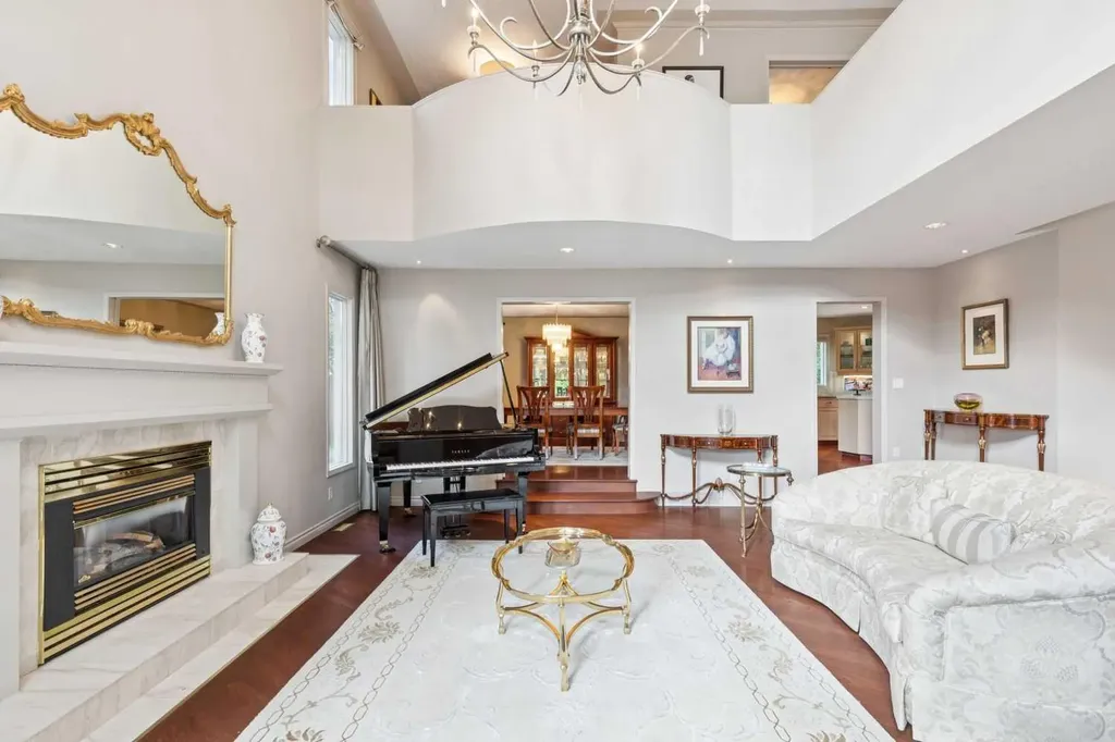 48 Patterson Mews SW Calgary AB T3H 2C6