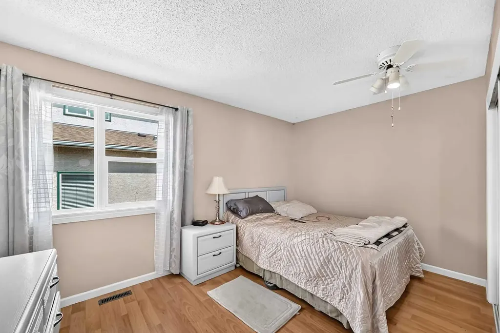 3516 26a Street SE Calgary AB T2B3G8