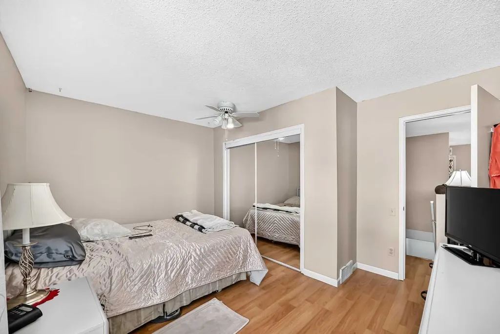 3516 26a Street SE Calgary AB T2B3G8