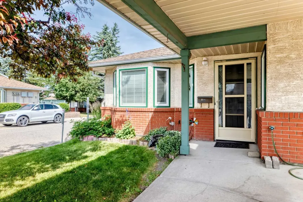 3516 26a Street SE Calgary AB T2B3G8