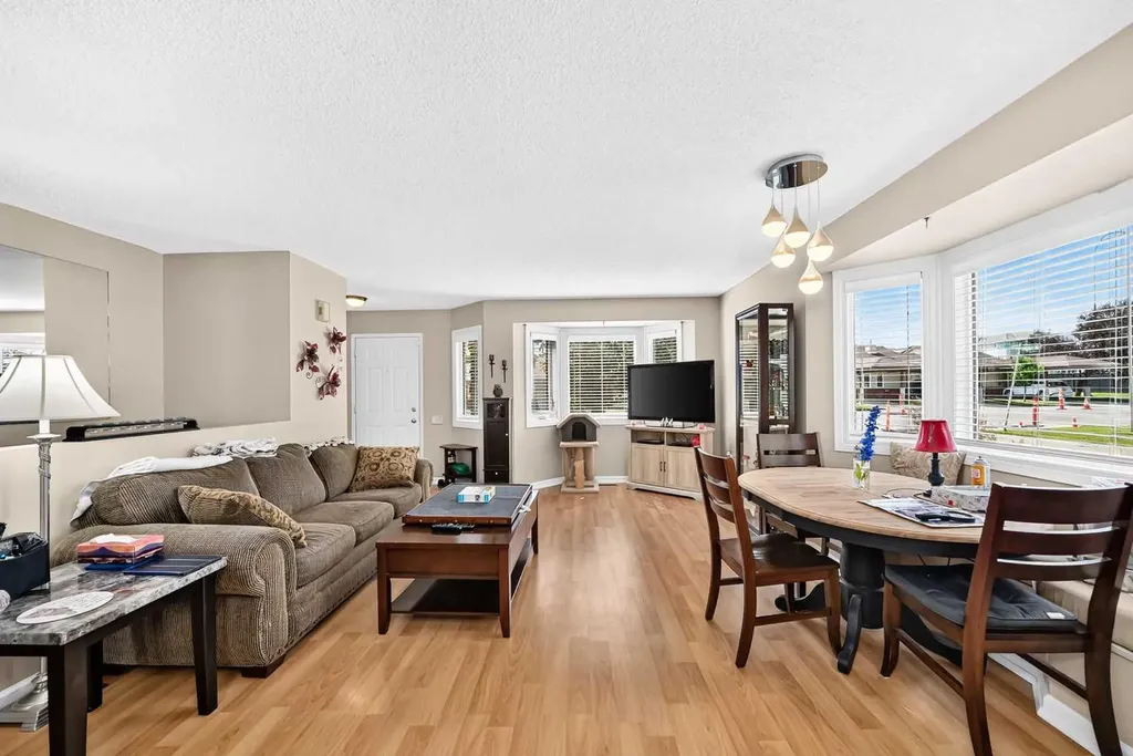 3516 26a Street SE Calgary AB T2B3G8
