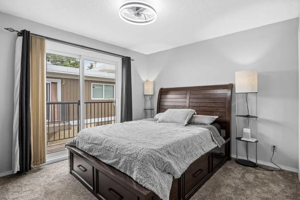 111 Huntington Park Green NW Calgary AB T2K5H4