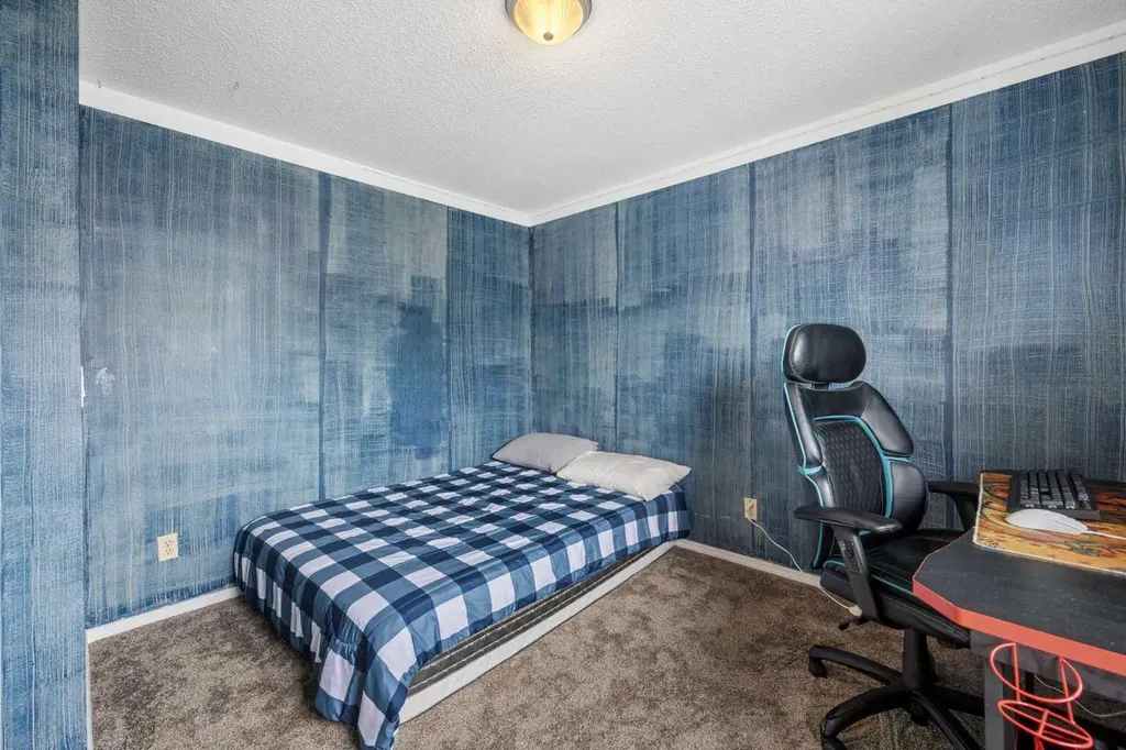 111 Huntington Park Green NW Calgary AB T2K5H4