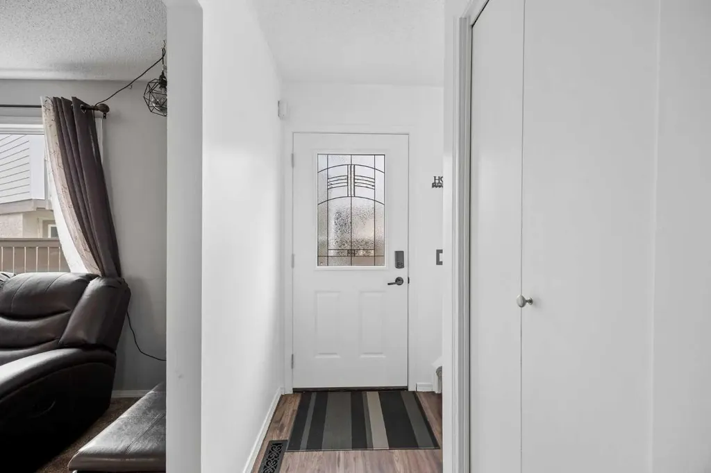 111 Huntington Park Green NW Calgary AB T2K5H4