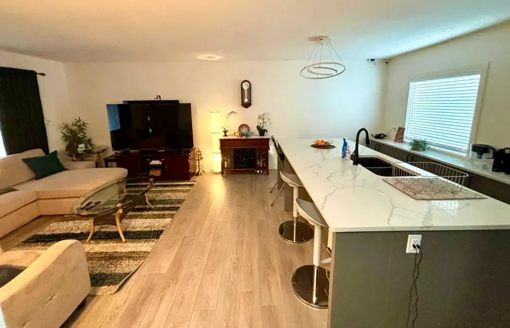 21 Cawder Drive NW Calgary AB T2L0L8