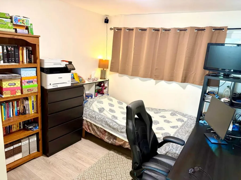 21 Cawder Drive NW Calgary AB T2L0L8
