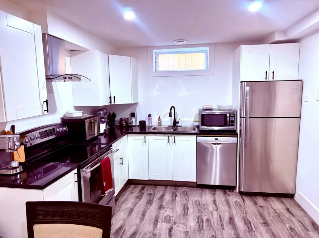 21 Cawder Drive NW Calgary AB T2L0L8