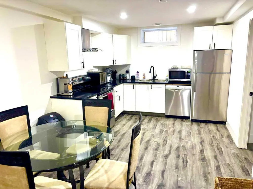 21 Cawder Drive NW Calgary AB T2L0L8