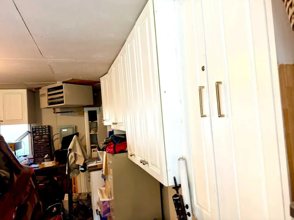21 Cawder Drive NW Calgary AB T2L0L8