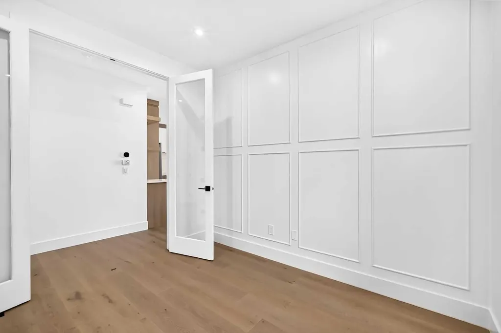 107 West Grove Gate SW Calgary AB T3H1Z4