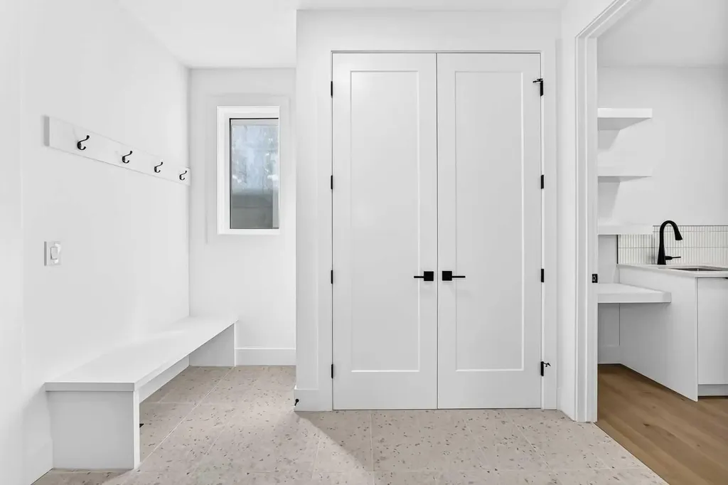 107 West Grove Gate SW Calgary AB T3H1Z4