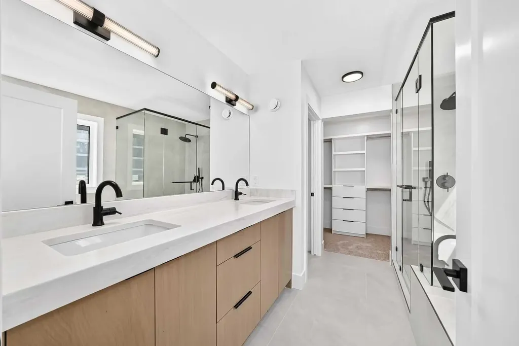 107 West Grove Gate SW Calgary AB T3H1Z4