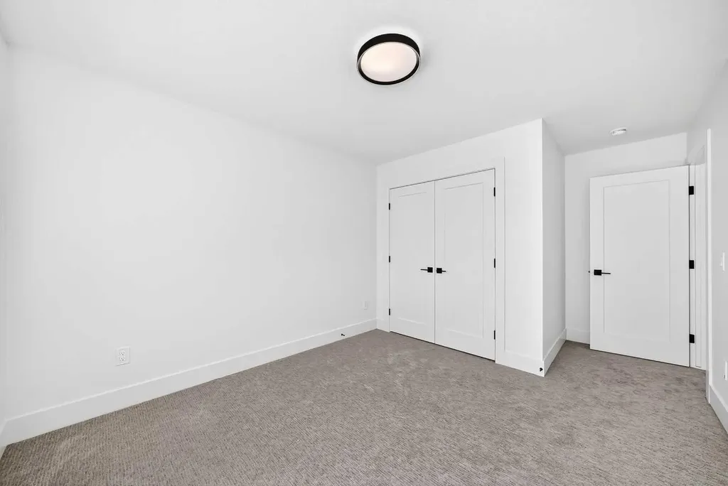 107 West Grove Gate SW Calgary AB T3H1Z4