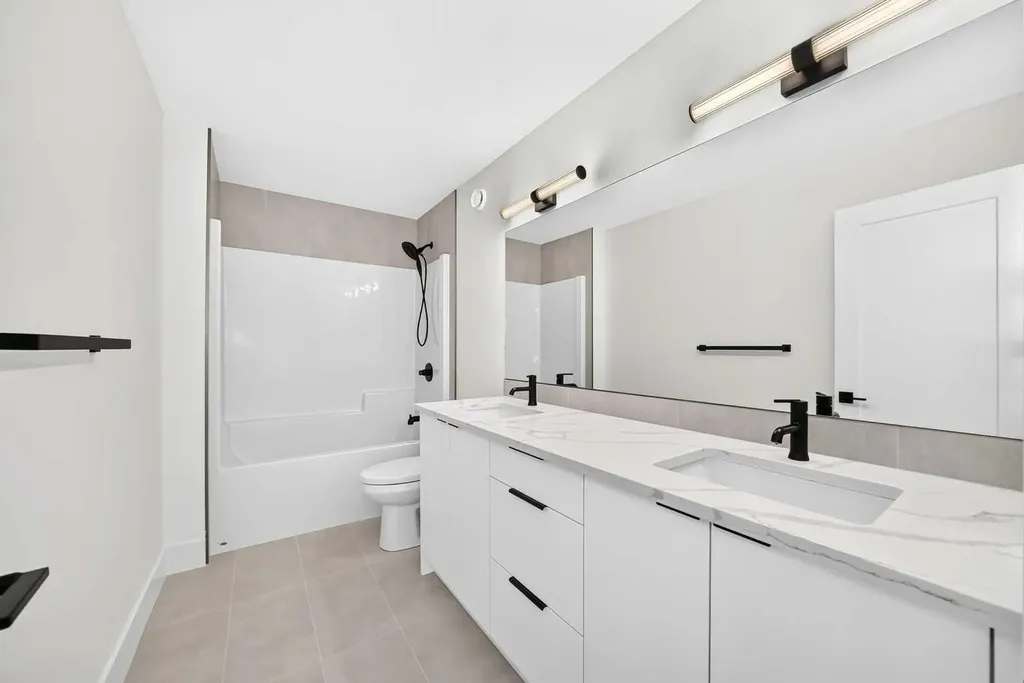 107 West Grove Gate SW Calgary AB T3H1Z4