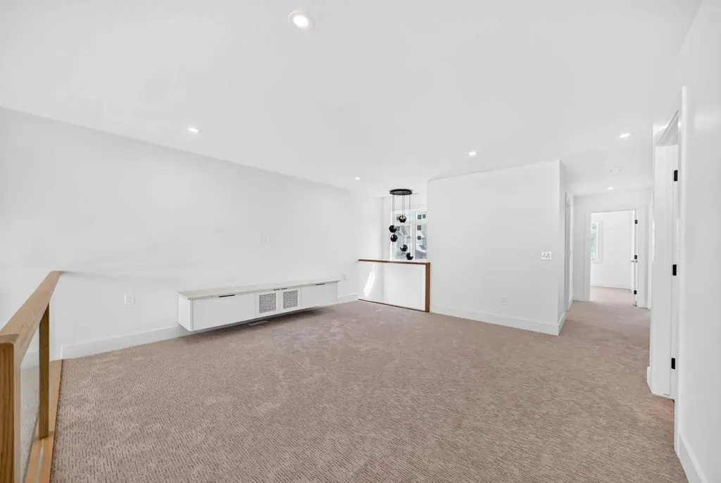 107 West Grove Gate SW Calgary AB T3H1Z4