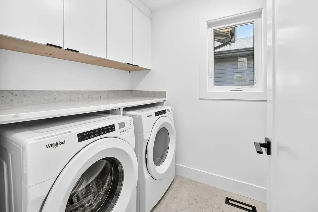 107 West Grove Gate SW Calgary AB T3H1Z4