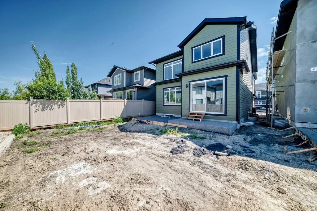 107 West Grove Gate SW Calgary AB T3H1Z4