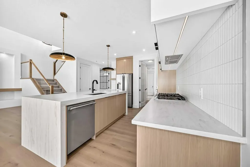 107 West Grove Gate SW Calgary AB T3H1Z4