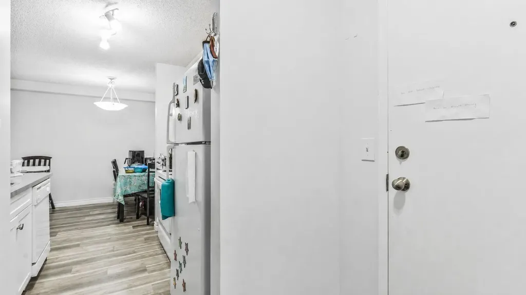5555 Falsbridge Drive NE Calgary AB T3J3E8