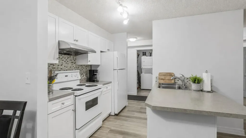 5555 Falsbridge Drive NE Calgary AB T3J3E8