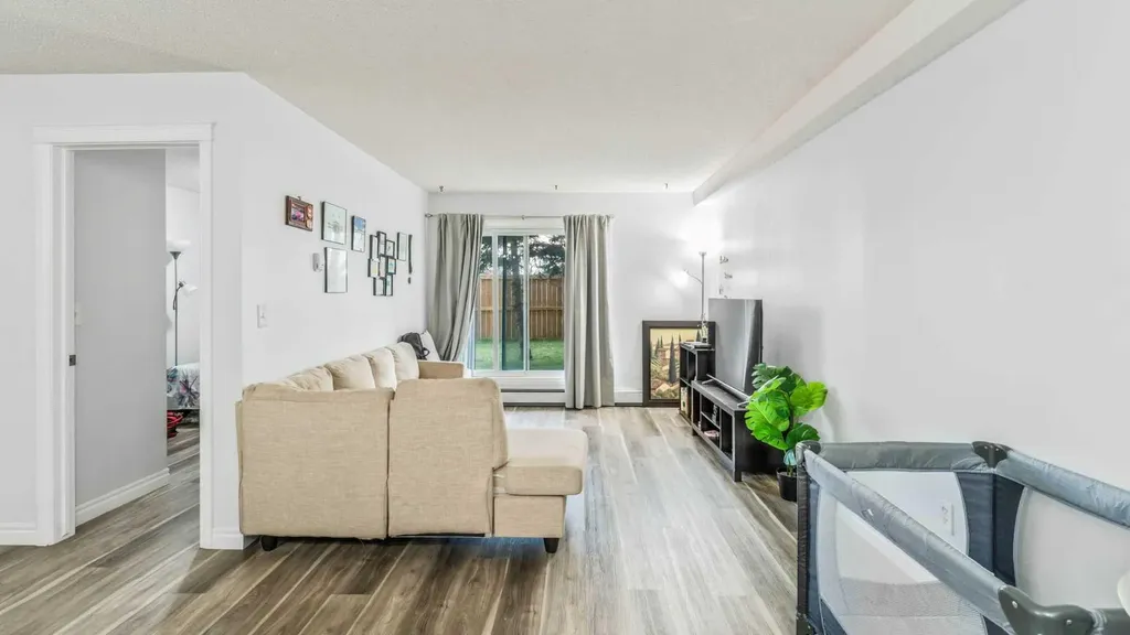 5555 Falsbridge Drive NE Calgary AB T3J3E8
