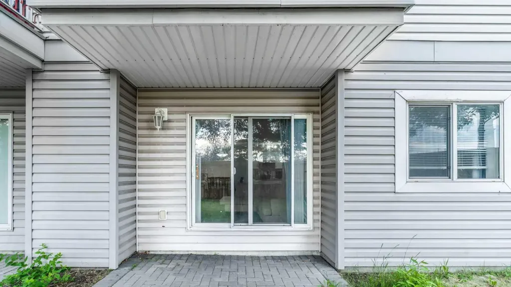 5555 Falsbridge Drive NE Calgary AB T3J3E8