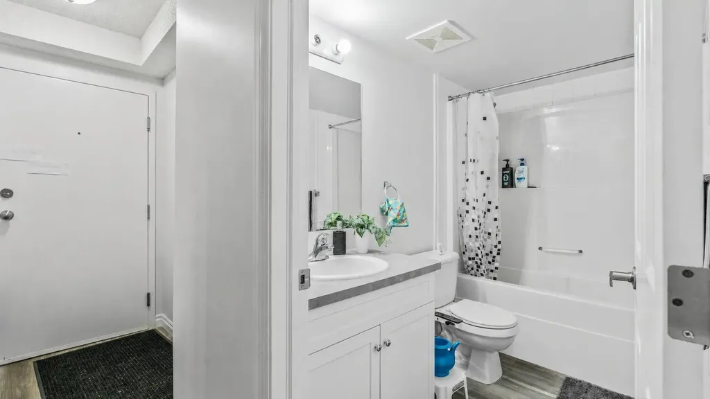 5555 Falsbridge Drive NE Calgary AB T3J3E8