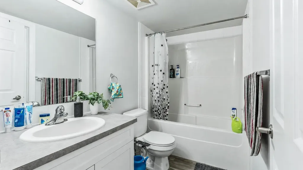 5555 Falsbridge Drive NE Calgary AB T3J3E8