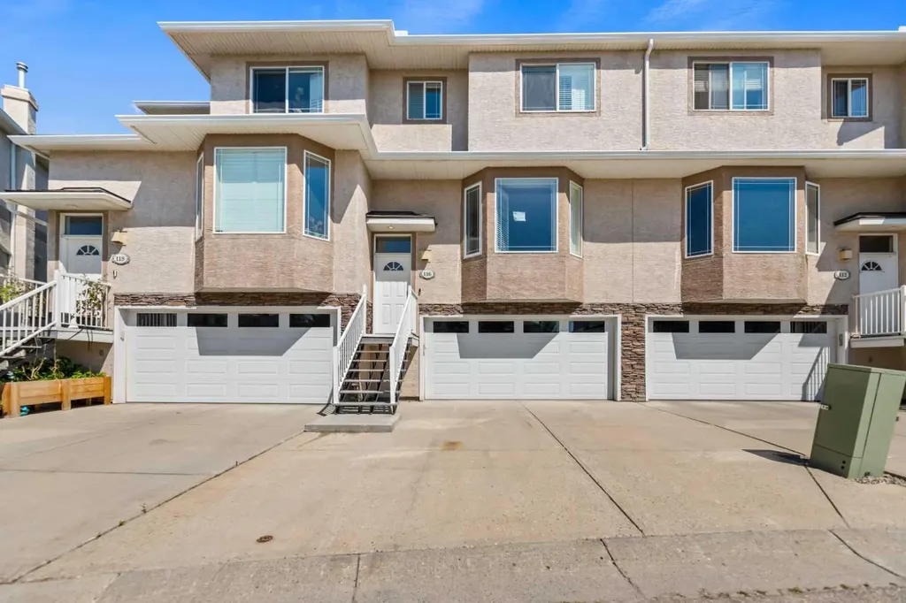 116 Country Hills Gardens NW Calgary AB T3K 5G2