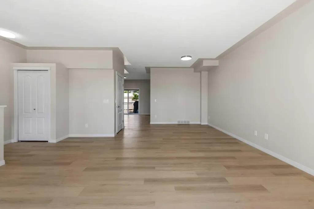 116 Country Hills Gardens NW Calgary AB T3K 5G2