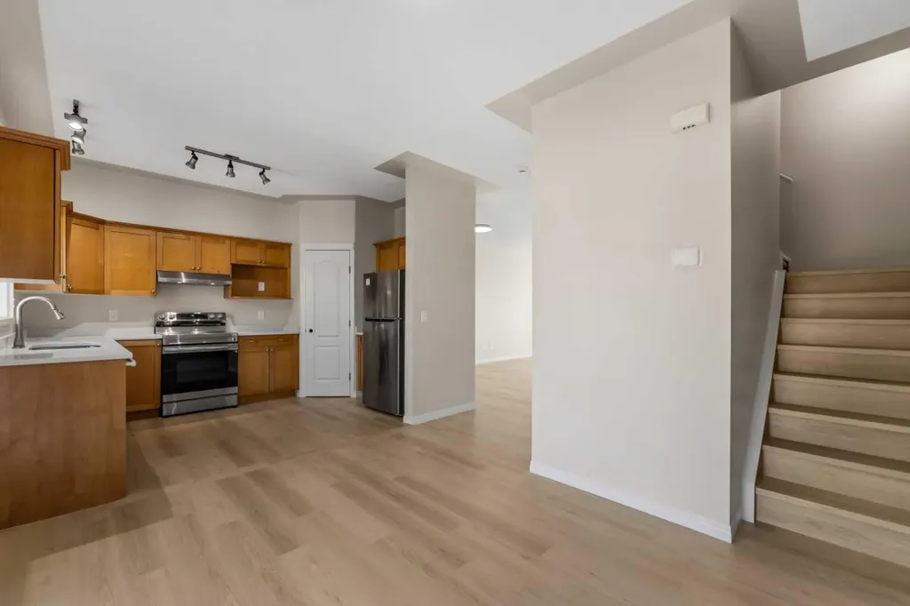 116 Country Hills Gardens NW Calgary AB T3K 5G2