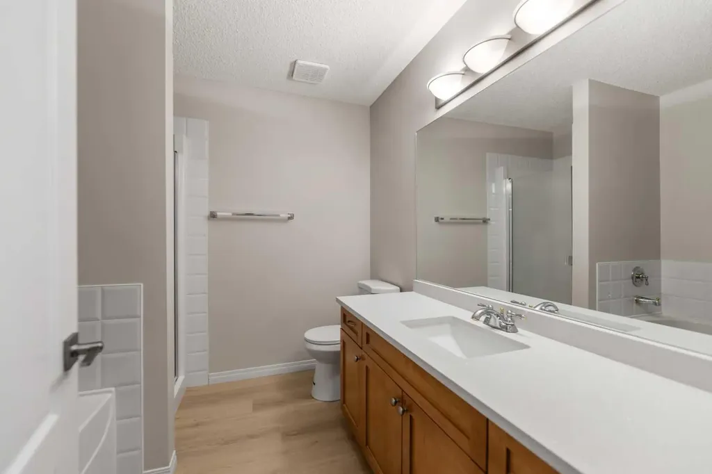 116 Country Hills Gardens NW Calgary AB T3K 5G2
