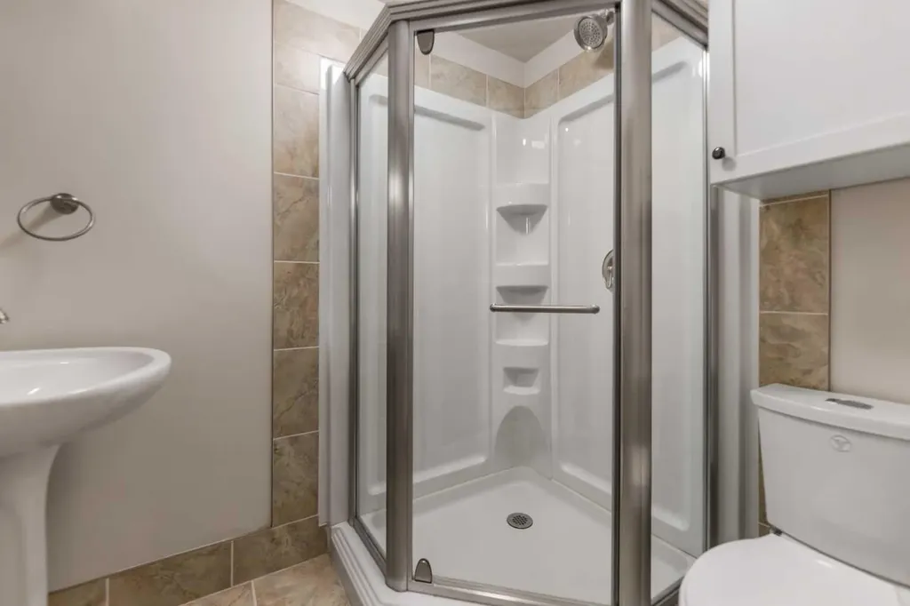 116 Country Hills Gardens NW Calgary AB T3K 5G2