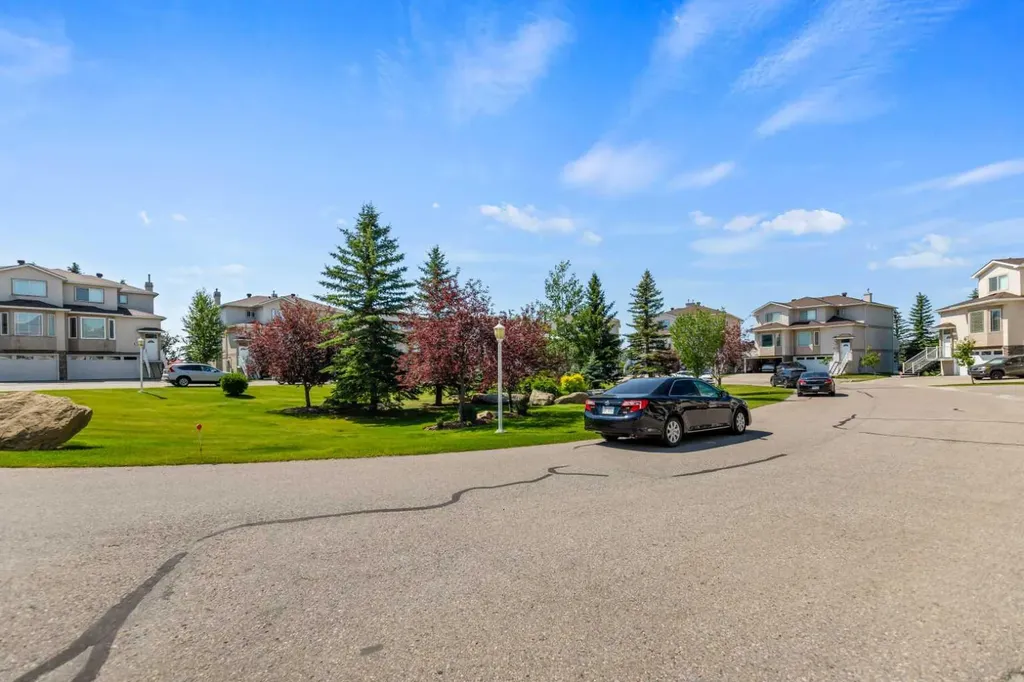 116 Country Hills Gardens NW Calgary AB T3K 5G2