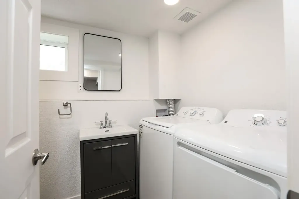 819 5 Street S Lethbridge AB T1J 2C5