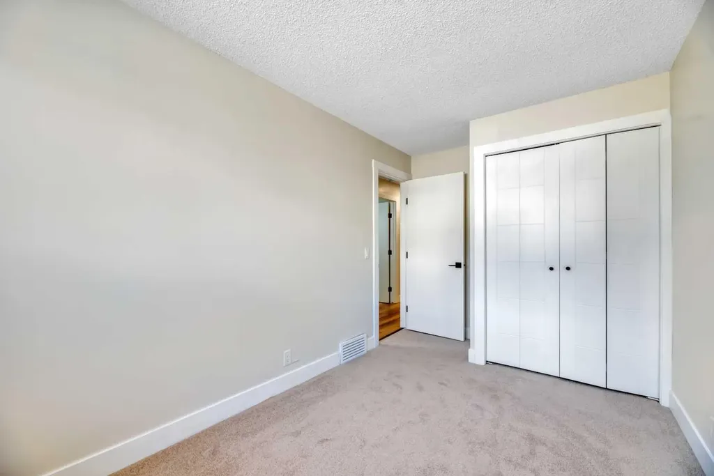 75 Templemont Way NE Calgary AB T1Y 5K8