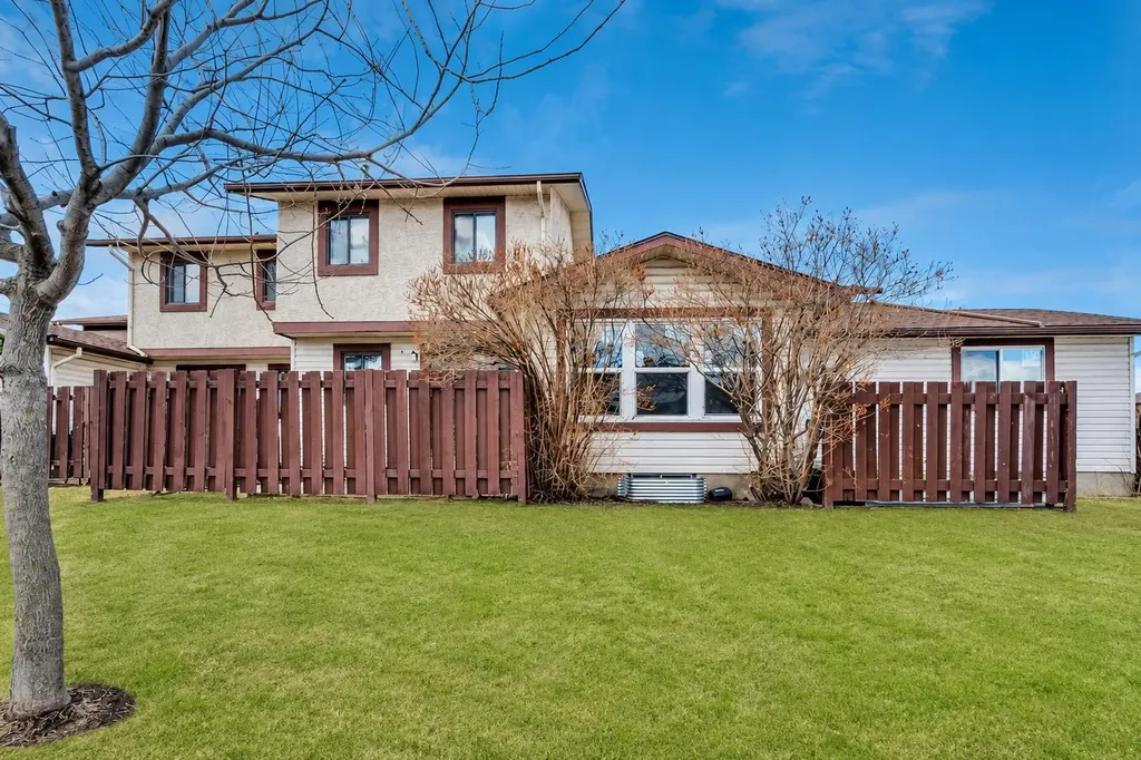 75 Templemont Way NE Calgary AB T1Y 5K8