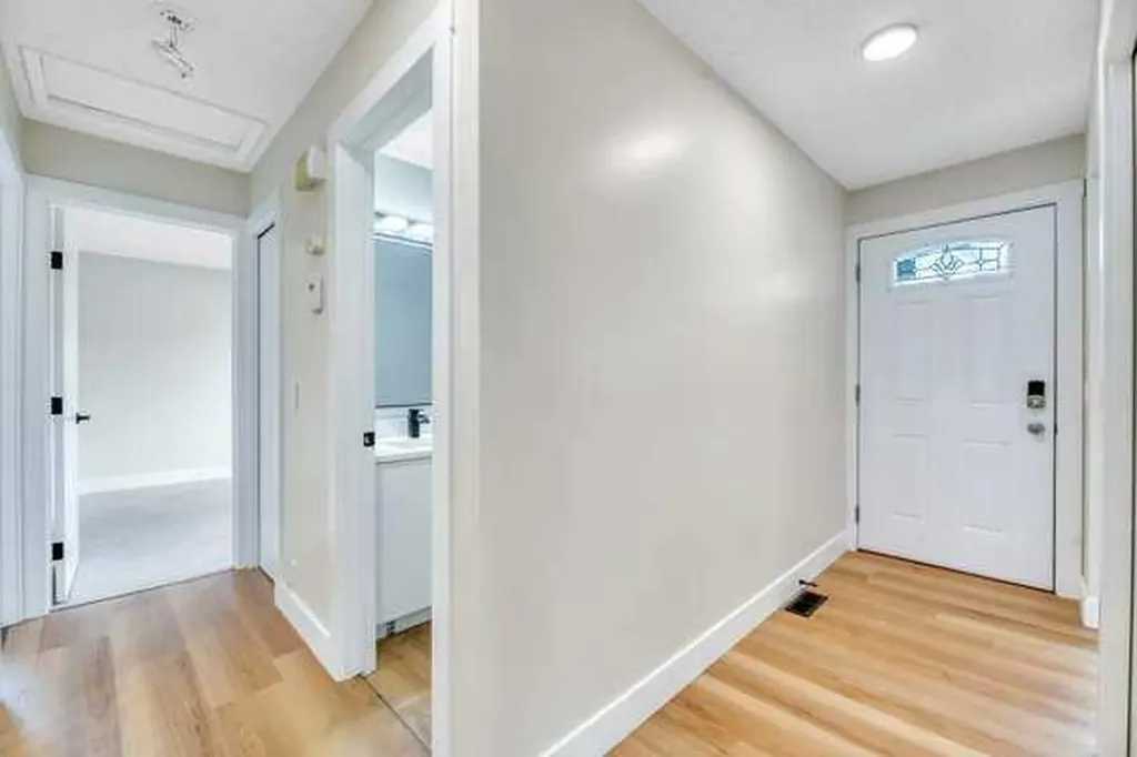 75 Templemont Way NE Calgary AB T1Y 5K8