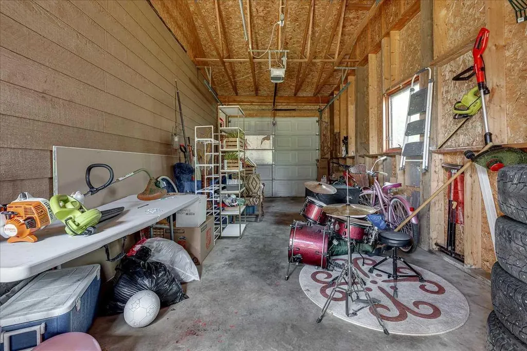 4709 55 Avenue N Rimbey AB T0C 2J0