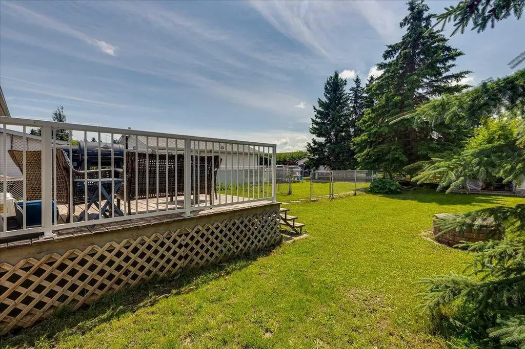 4709 55 Avenue N Rimbey AB T0C 2J0