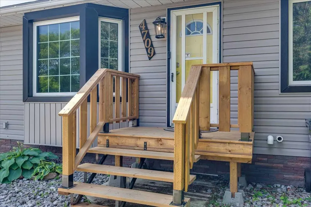 4709 55 Avenue Rimbey AB T0C 2J0