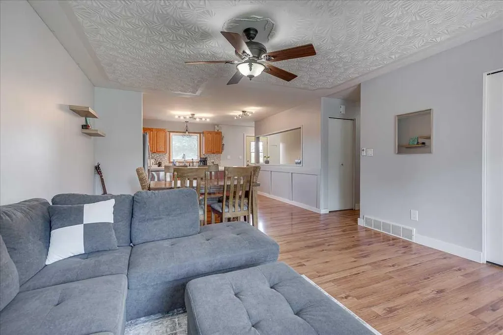 4709 55 Avenue N Rimbey AB T0C 2J0