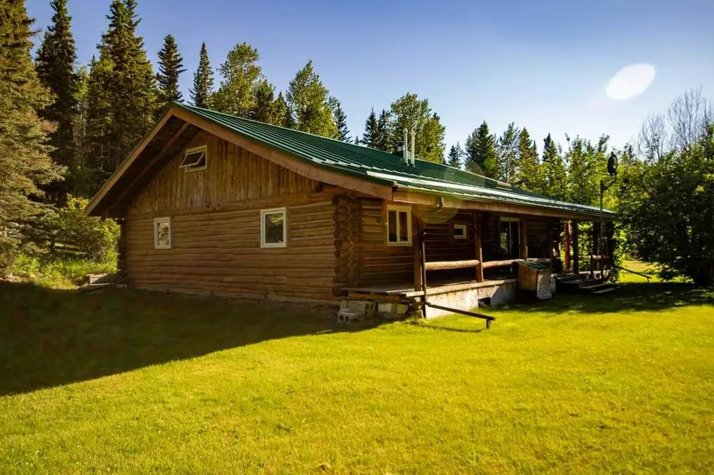 32479 Highway 760 E Rural Mountain View County AB T0M 1X0