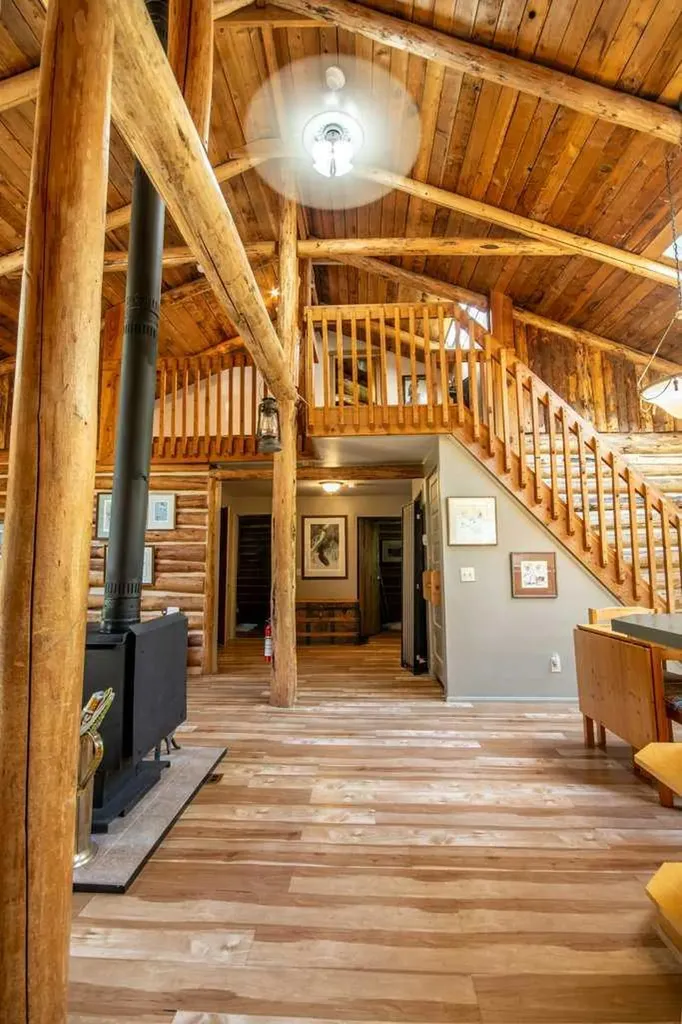 32479 Highway 760 E Rural Mountain View County AB T0M 1X0