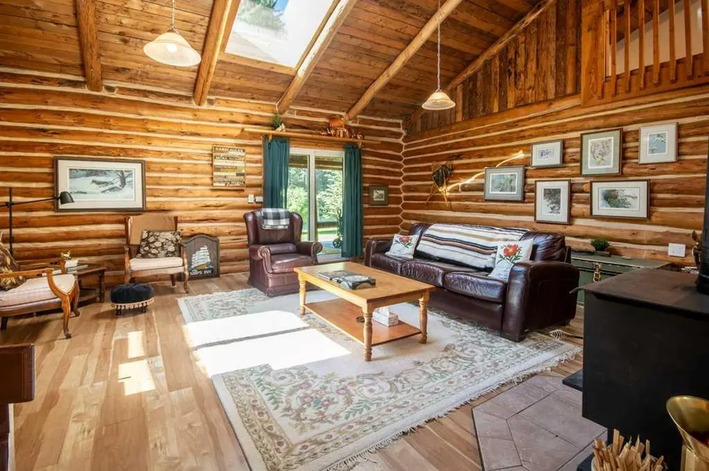 32479 Highway 760 E Rural Mountain View County AB T0M 1X0