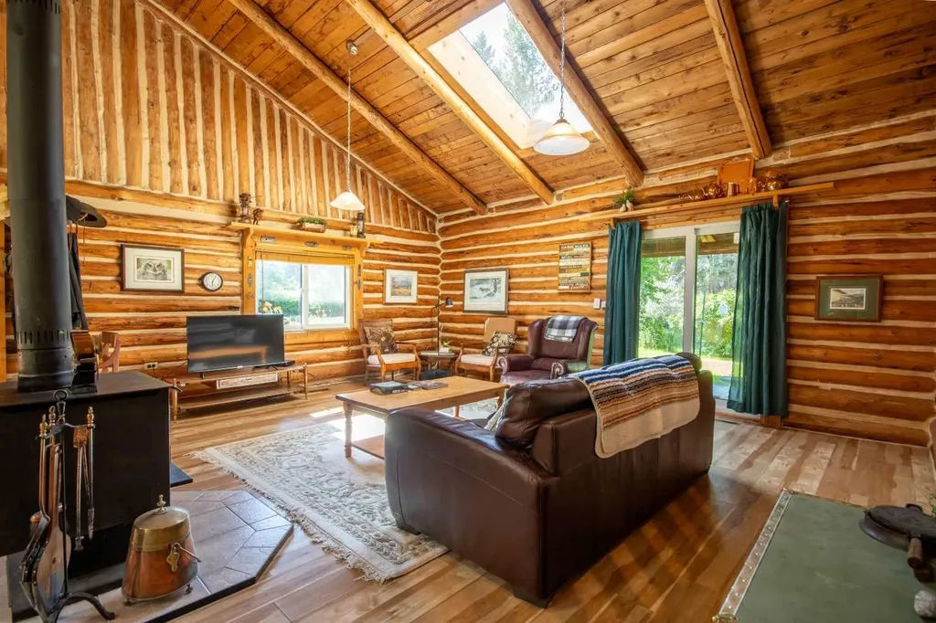 32479 Highway 760 E Rural Mountain View County AB T0M 1X0