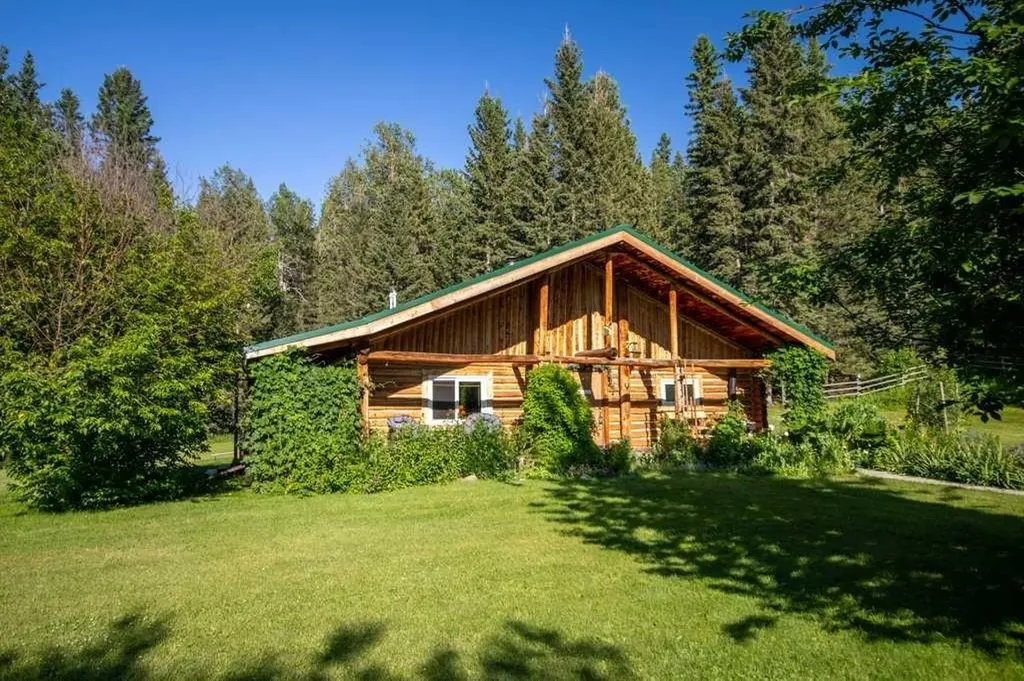 32479 Highway 760 E Rural Mountain View County AB T0M 1X0