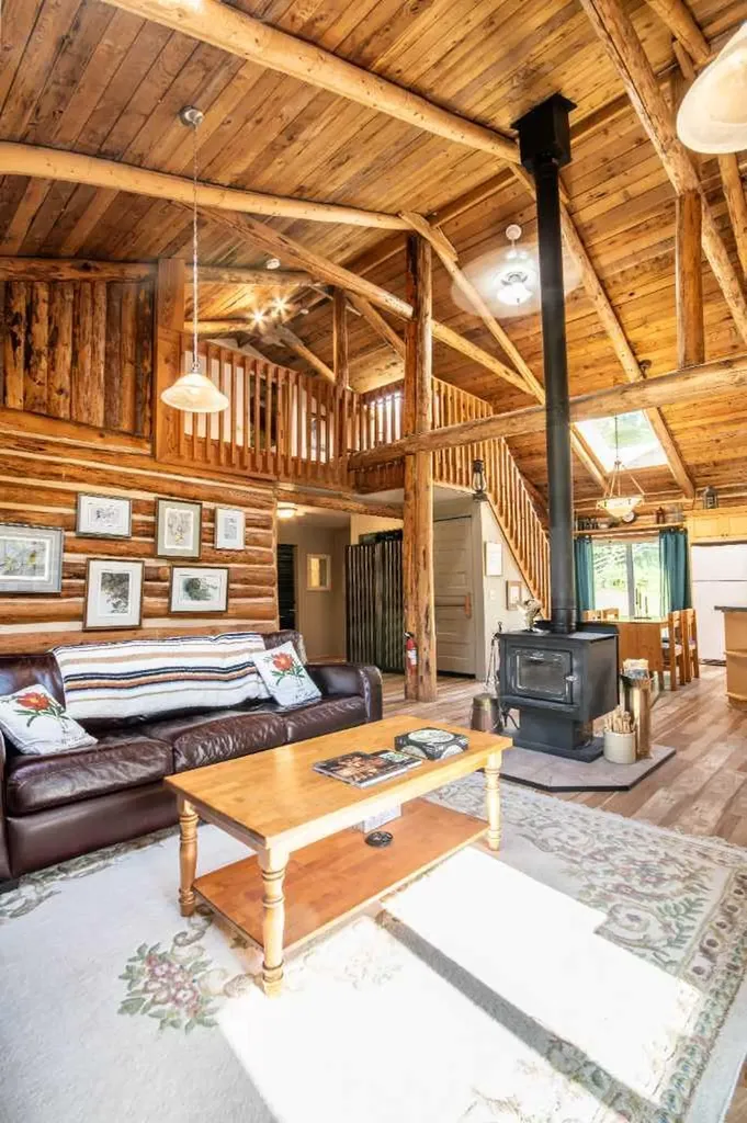 32479 Highway 760 E Rural Mountain View County AB T0M 1X0