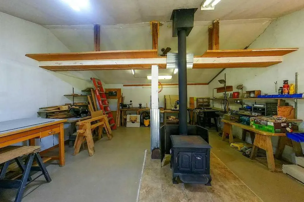 32479 Highway 760 E Rural Mountain View County AB T0M 1X0